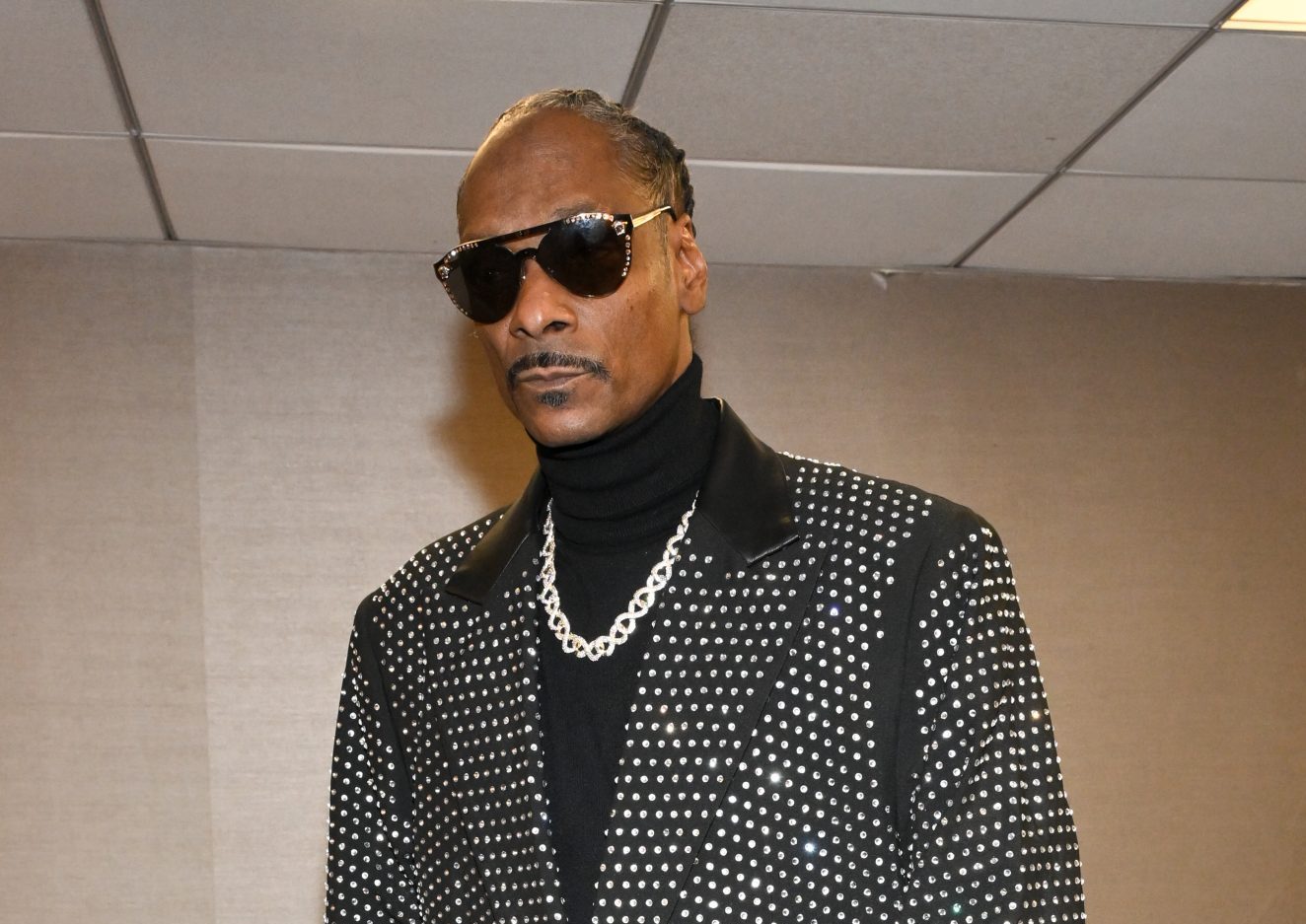 Snoop Dogg Seemingly Claps Back At Crypto Ball Backlash With THIS Message
