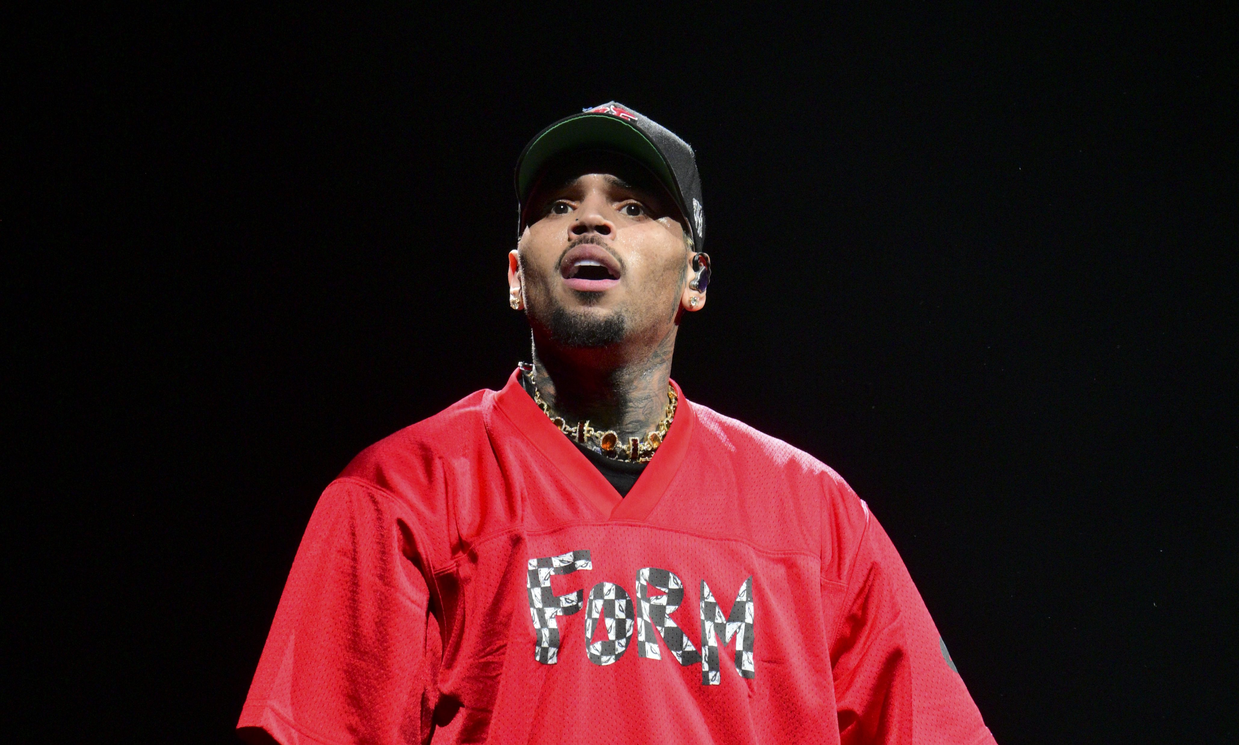 (UPDATE) Chris Brown Granted Bail In London Bottle Attack Case Ahead Of 'Breezy Bowl' Tour