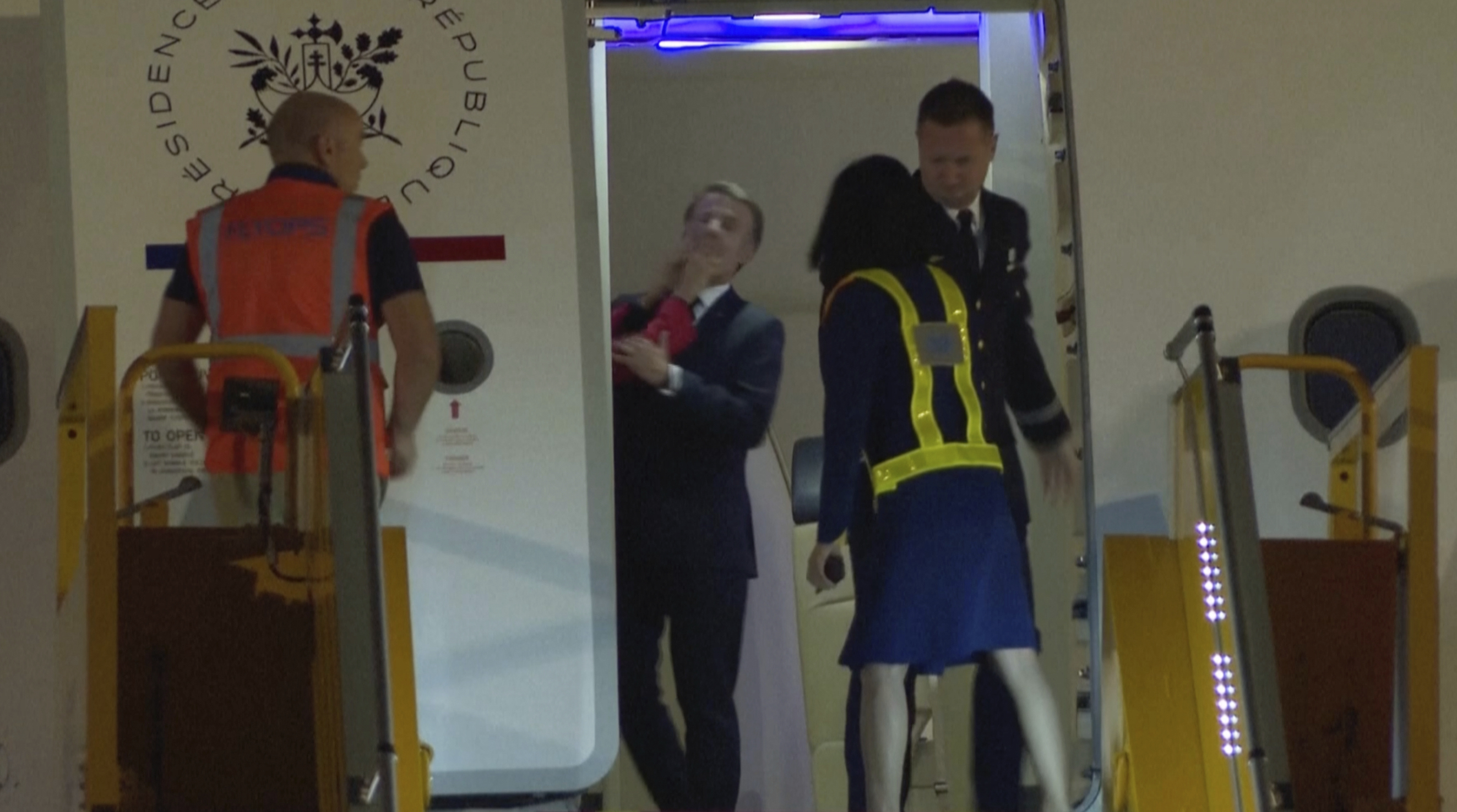 French President Emmanuel Macron Wife Brigitte Viral Video