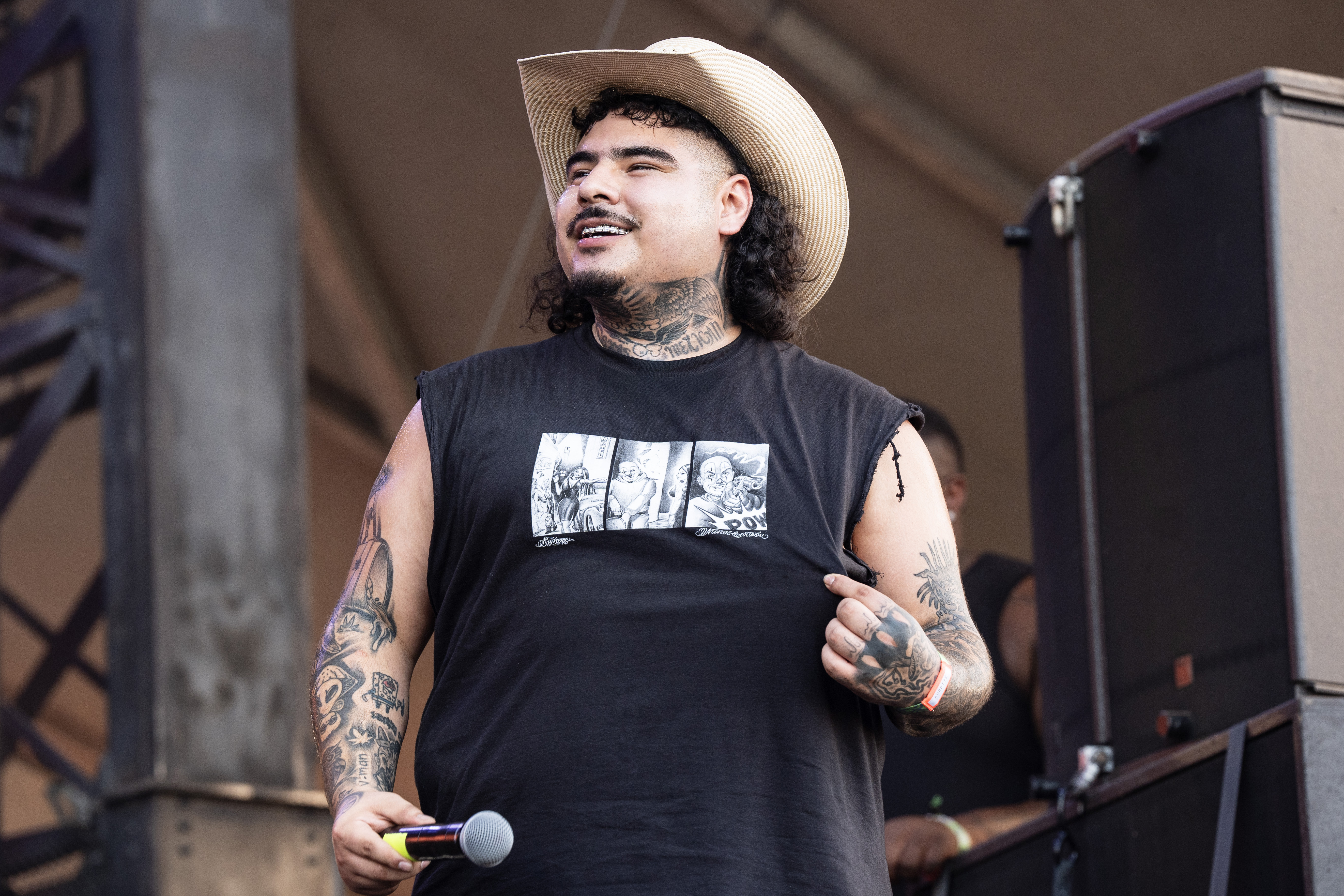 That Mexican OT Sparks Reactions On Social Media After Defending His Use Of The N-Word