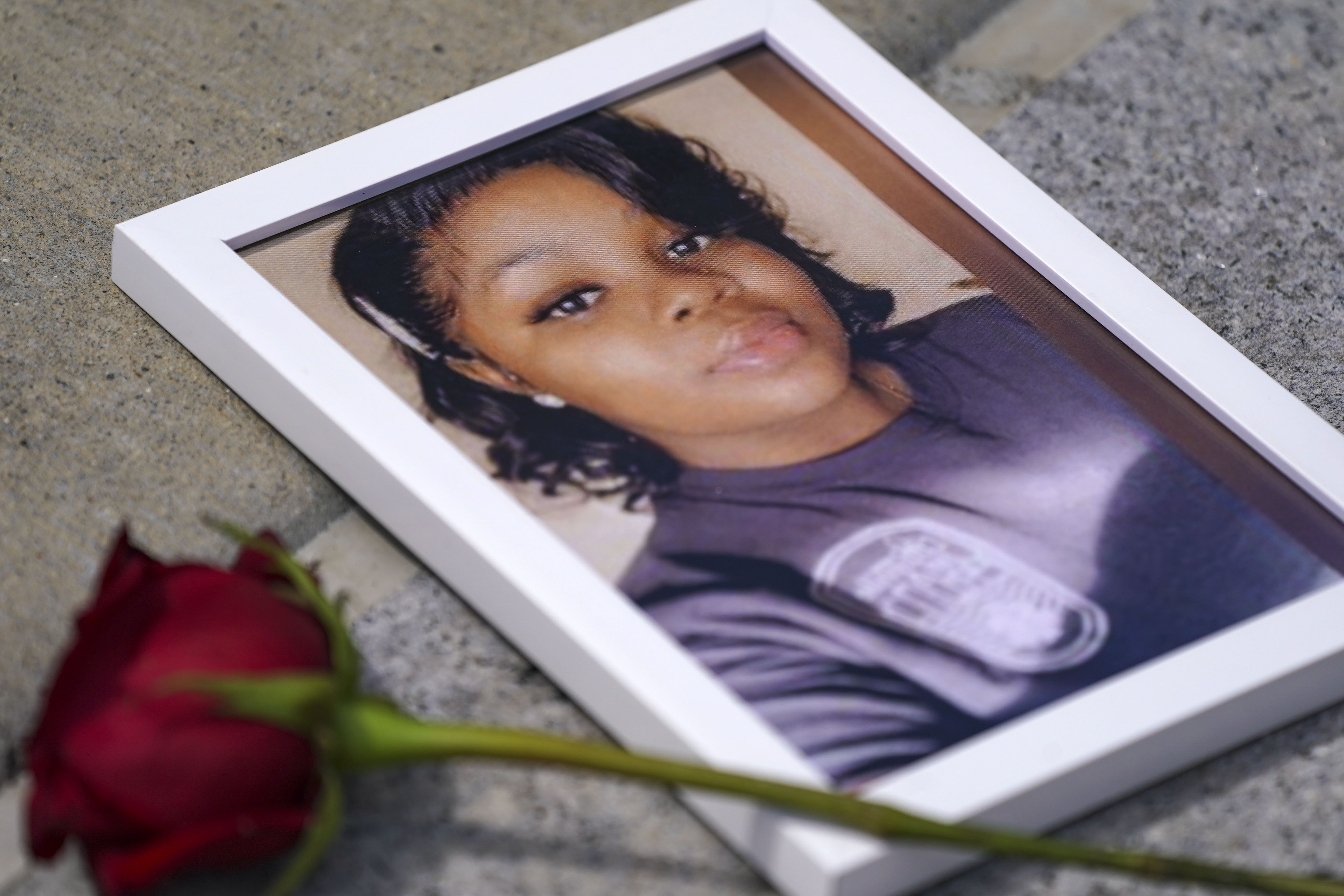 US Seeks 1-Day Sentence For Former Cop In Breonna Taylor Raid