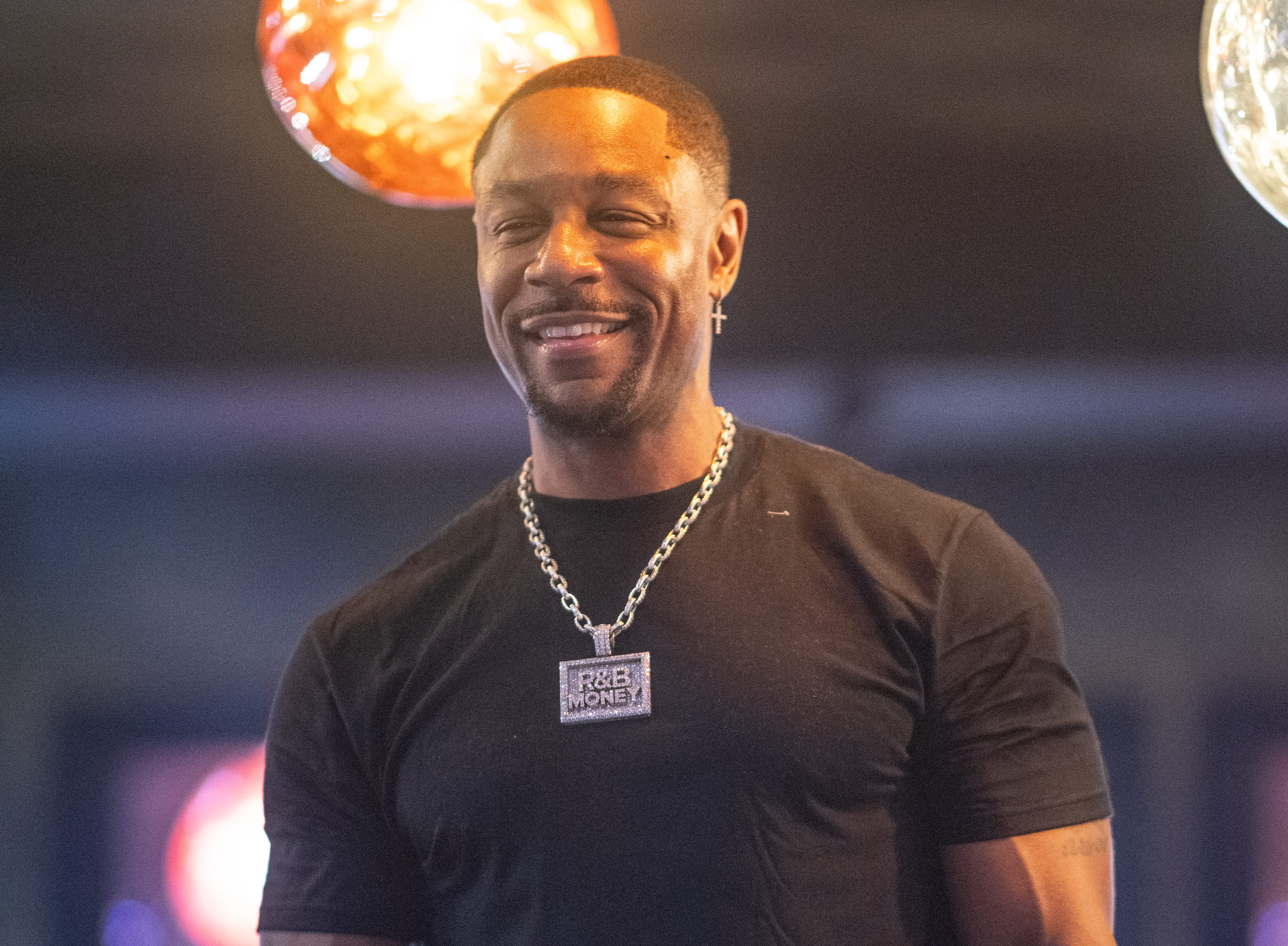 Social Media Loses It After Tank Shows Off His Gains In Steamy Gym Selfie
