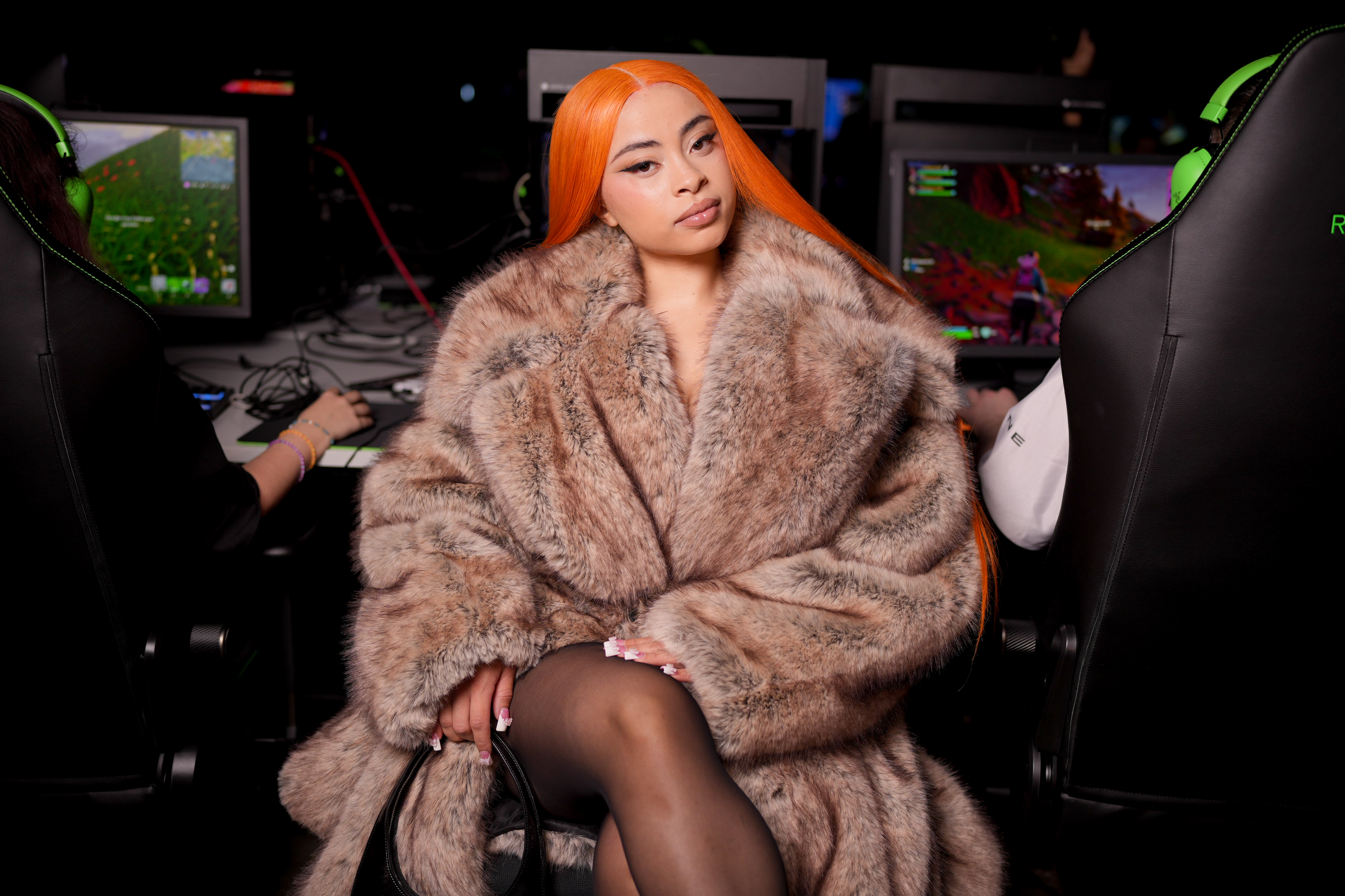Turnin' Heads! This Apparent Photo Of Ice Spice & Her Mom Got Folks Zooming In! (PHOTO)