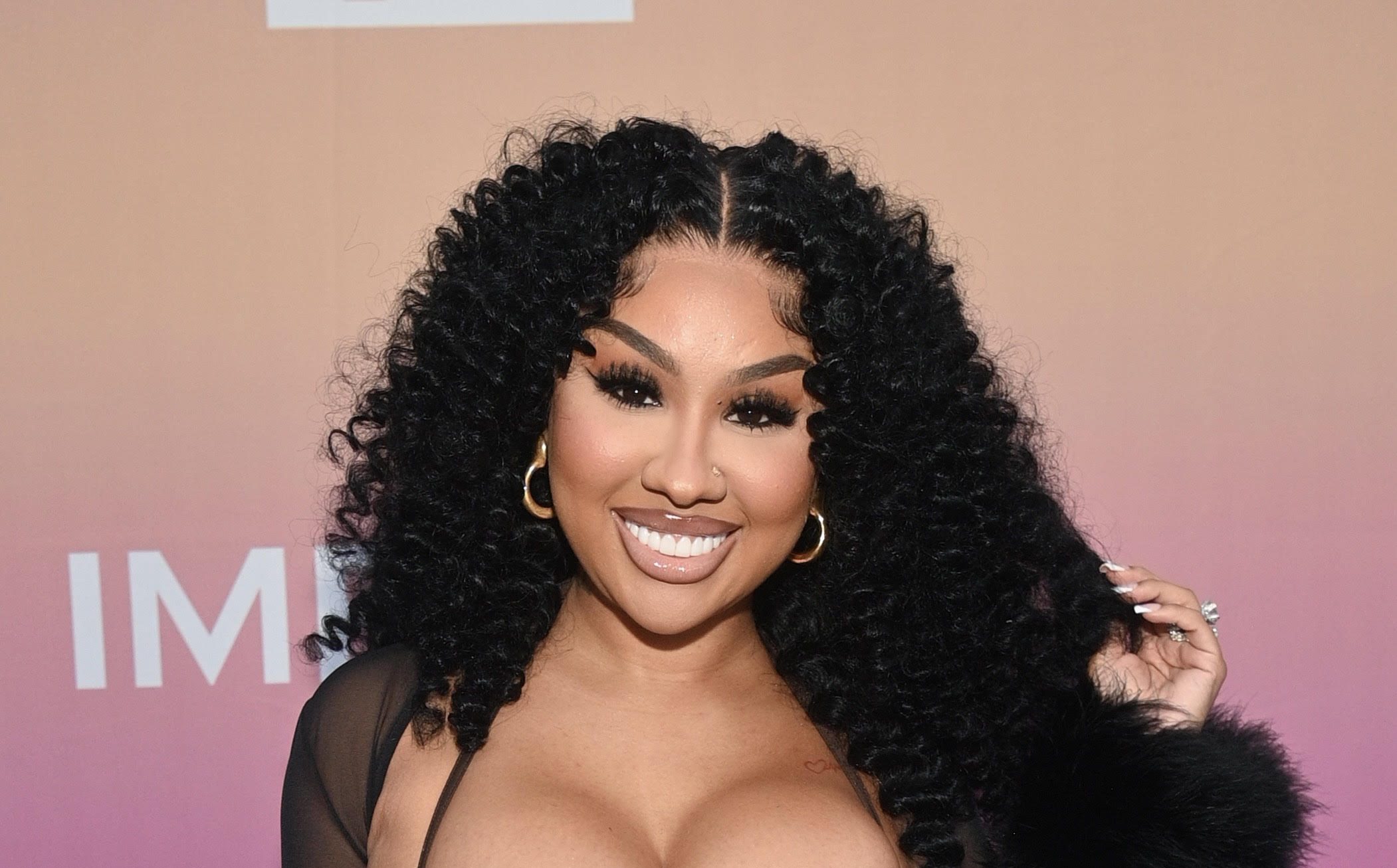Issa New Trend? Ari Fletcher Sparks Social Media Debate After Debuting THIS New Hairstyle