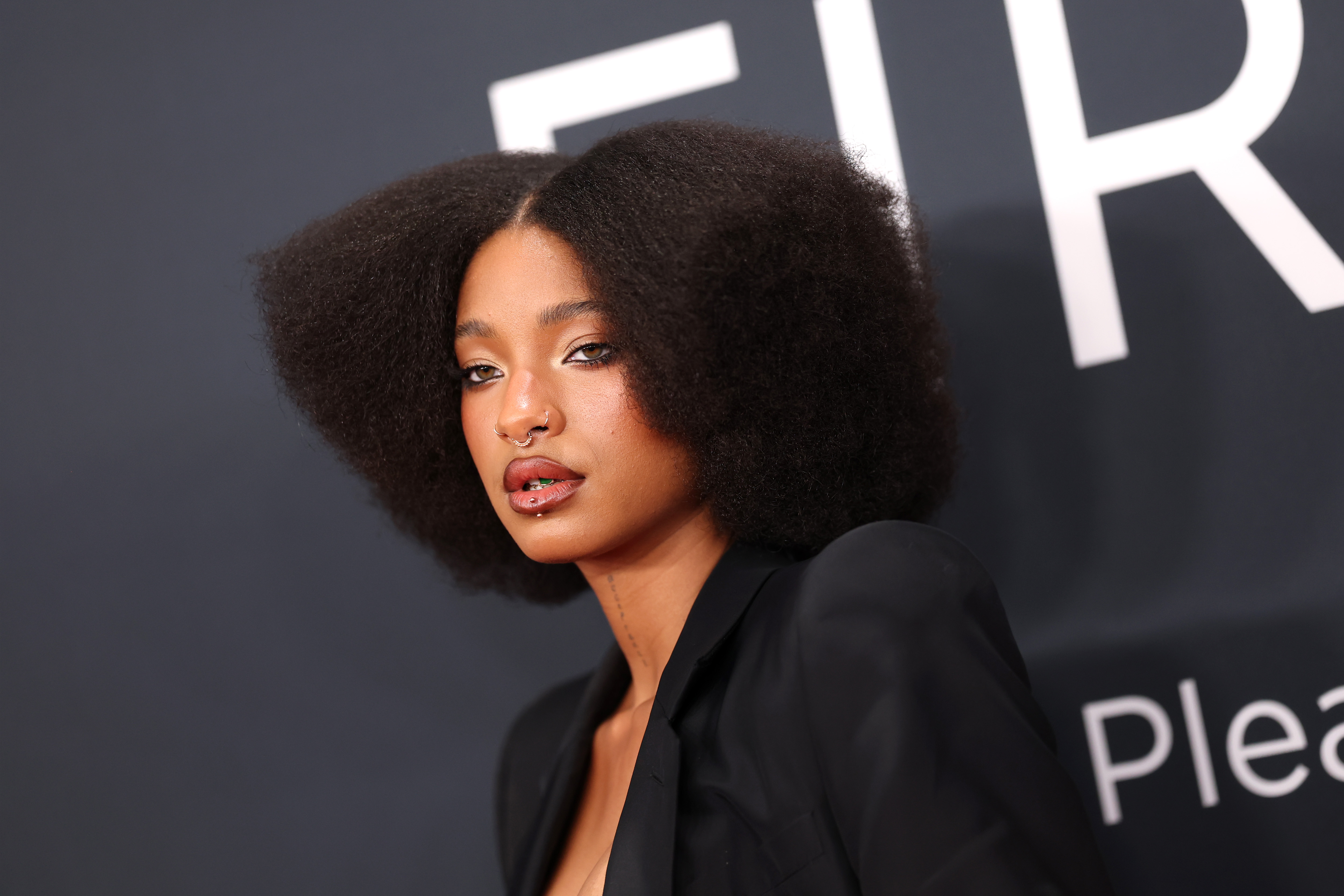 Back In The Day? Willow Smith’s Old-School Dating Debate Sends The TL Into Chaos (VIDEO)