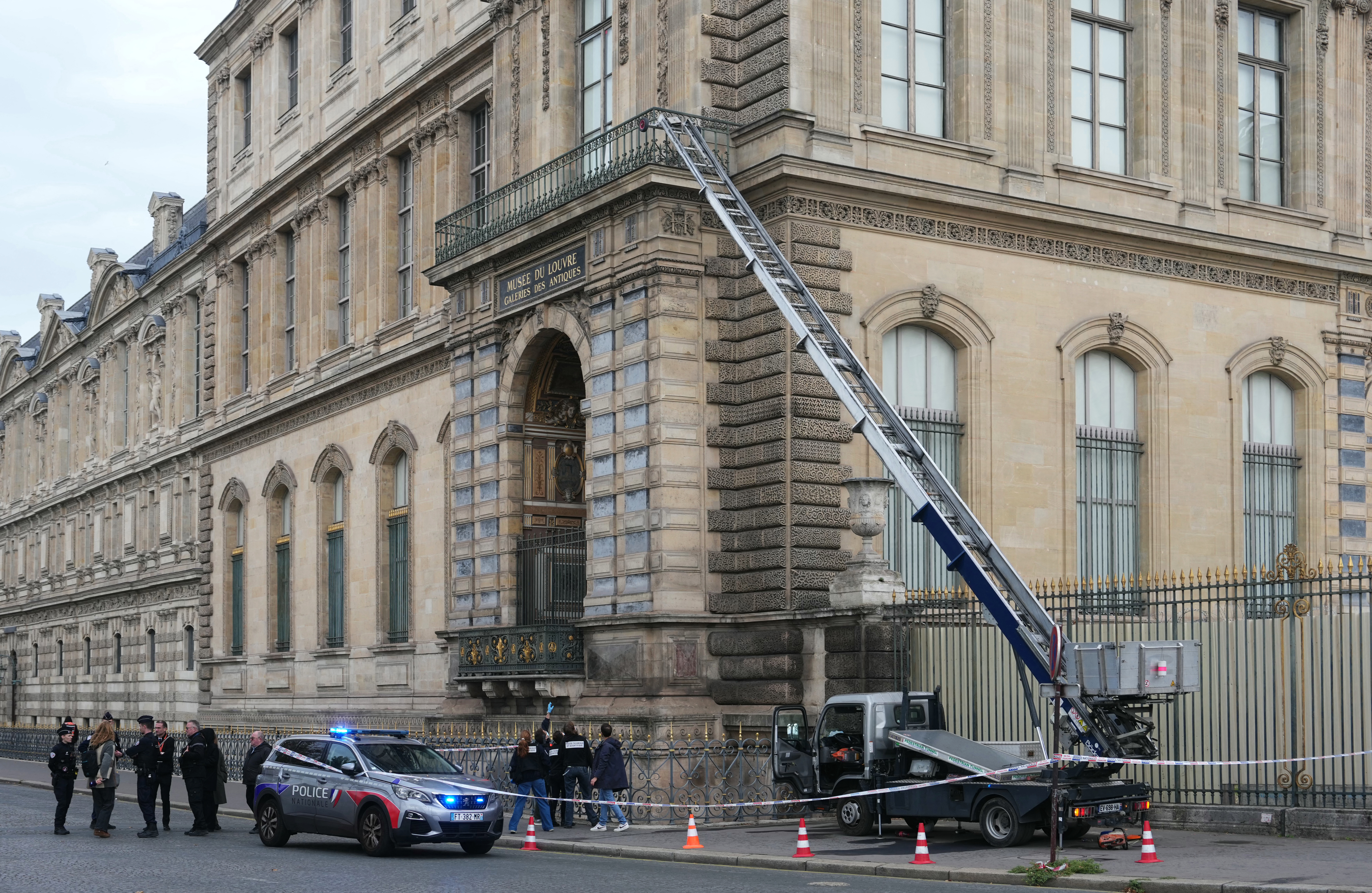 Heist Vibes! Footage Shows Alleged Louvre Heist Suspects After $100M Grab In Broad Daylight (VIDEO)