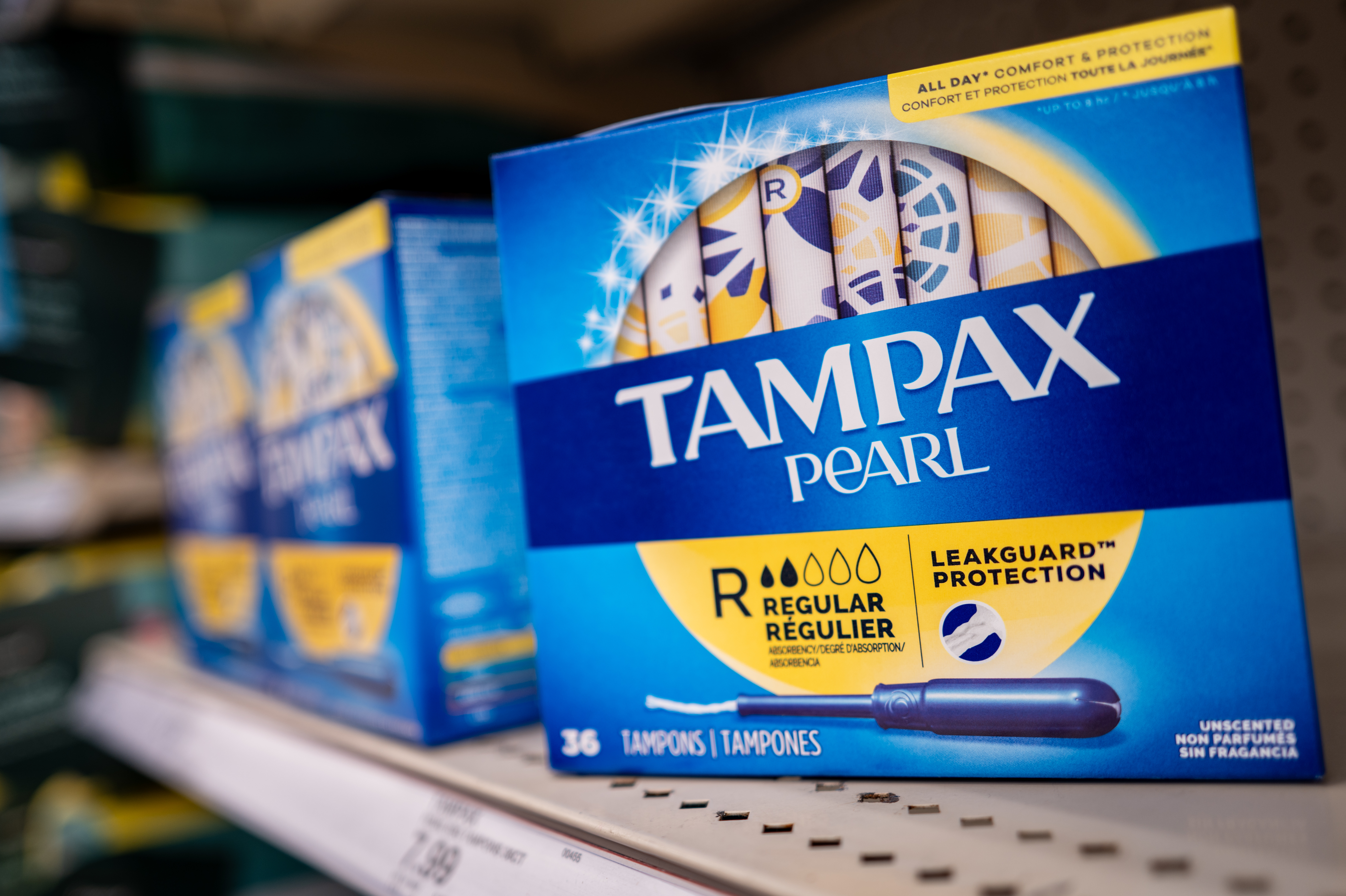 Now Girl! Florida Firefighter Accused Of Tossing 75 Used Tampons Onto Her Ex’s Lawn (VIDEO)