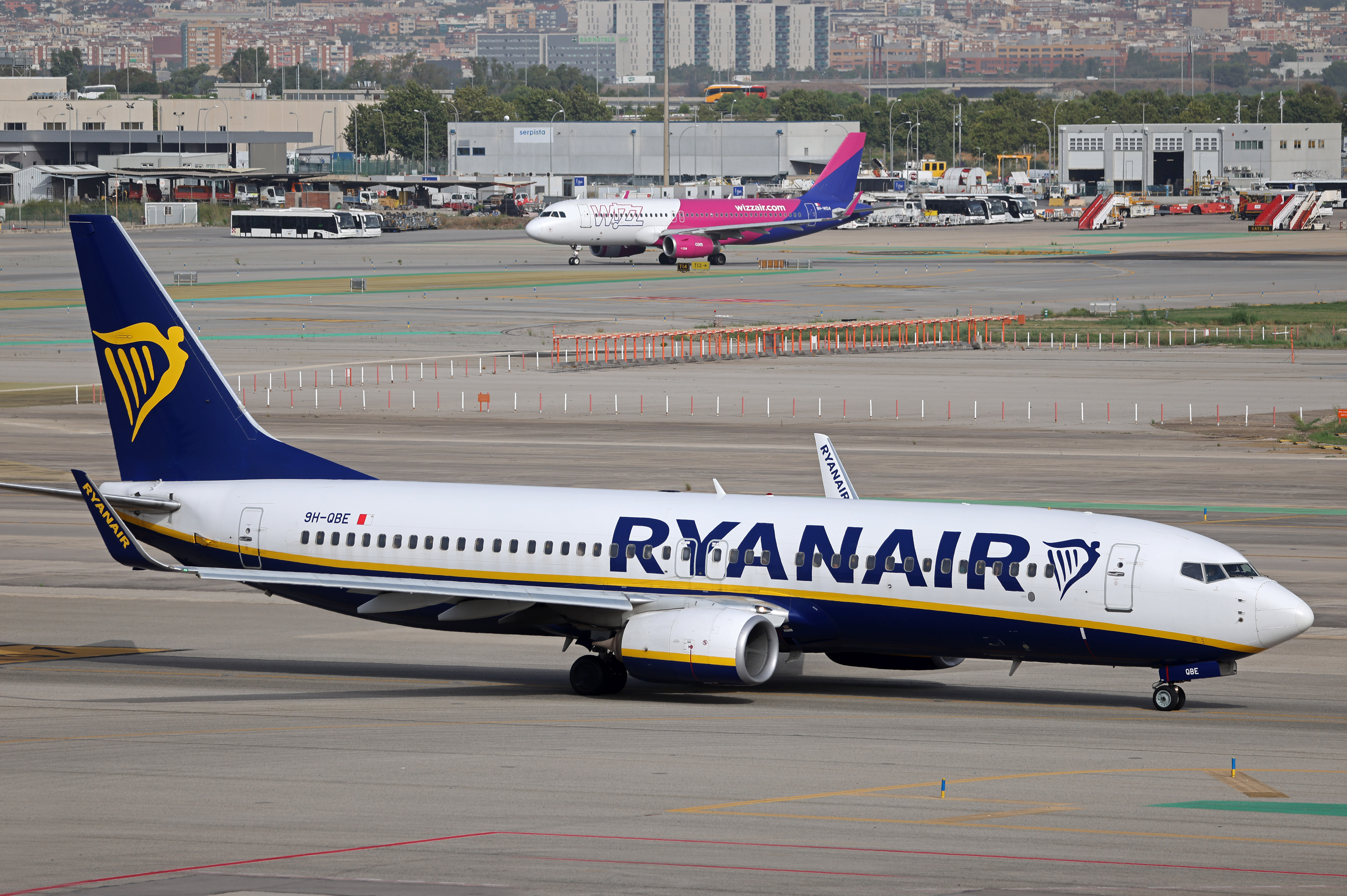 Ryanair Flight Issues ‘Mayday’ Before Emergency Landing As Plane Nearly Runs Out Of Fuel (VIDEO)