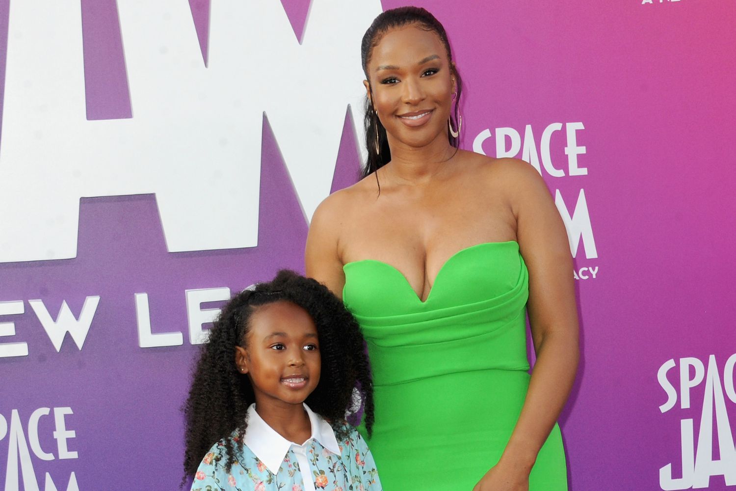 Too Much Sauce! Savannah & Zhuri James' Fans Are Loving Their Mother-Daughter Dance Session (VIDEO)