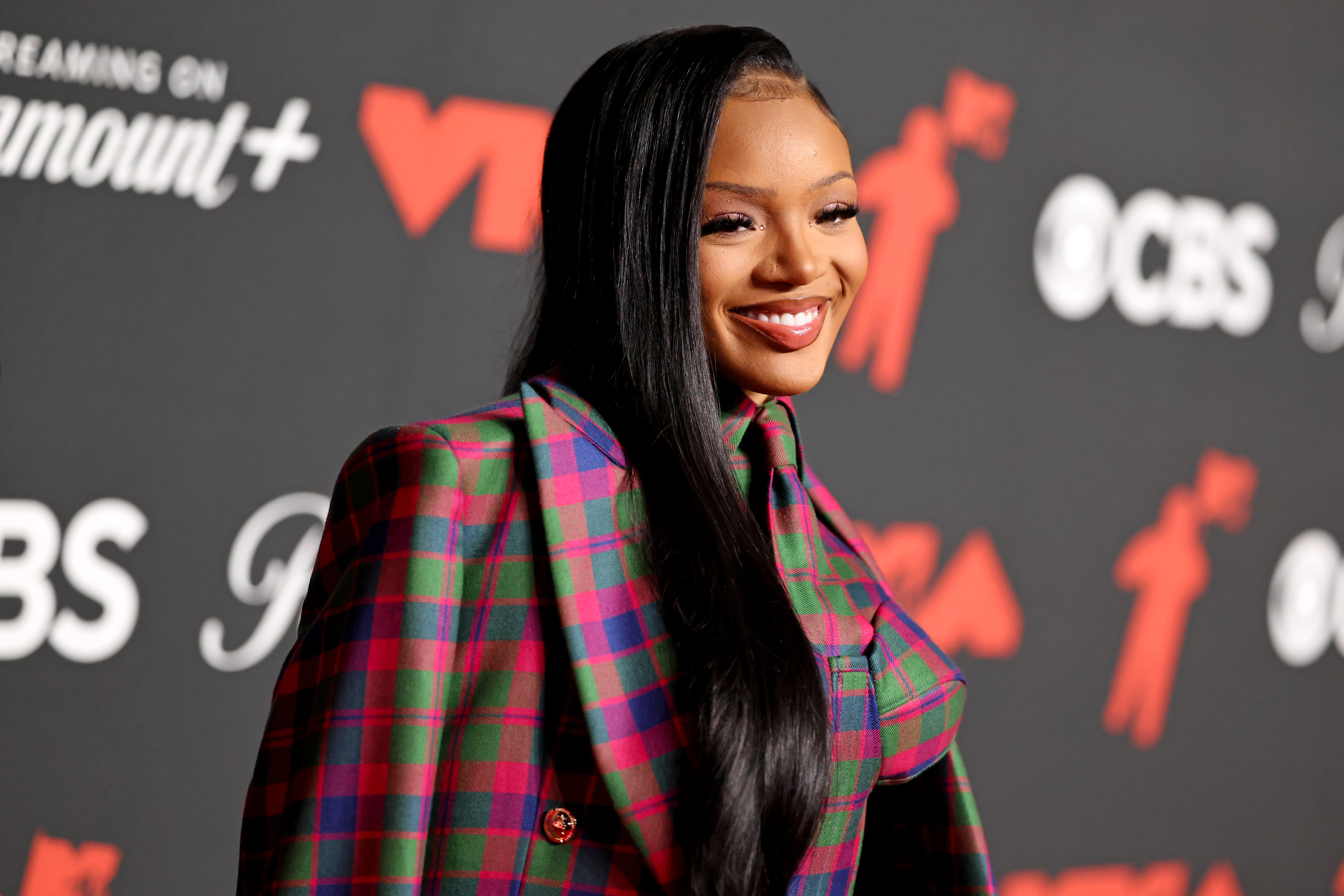 Aww! GloRilla Flexes Big For Her Dad’s Retirement & Pulls Up With A Surprise That Has The TL SHOOK (VIDEO)