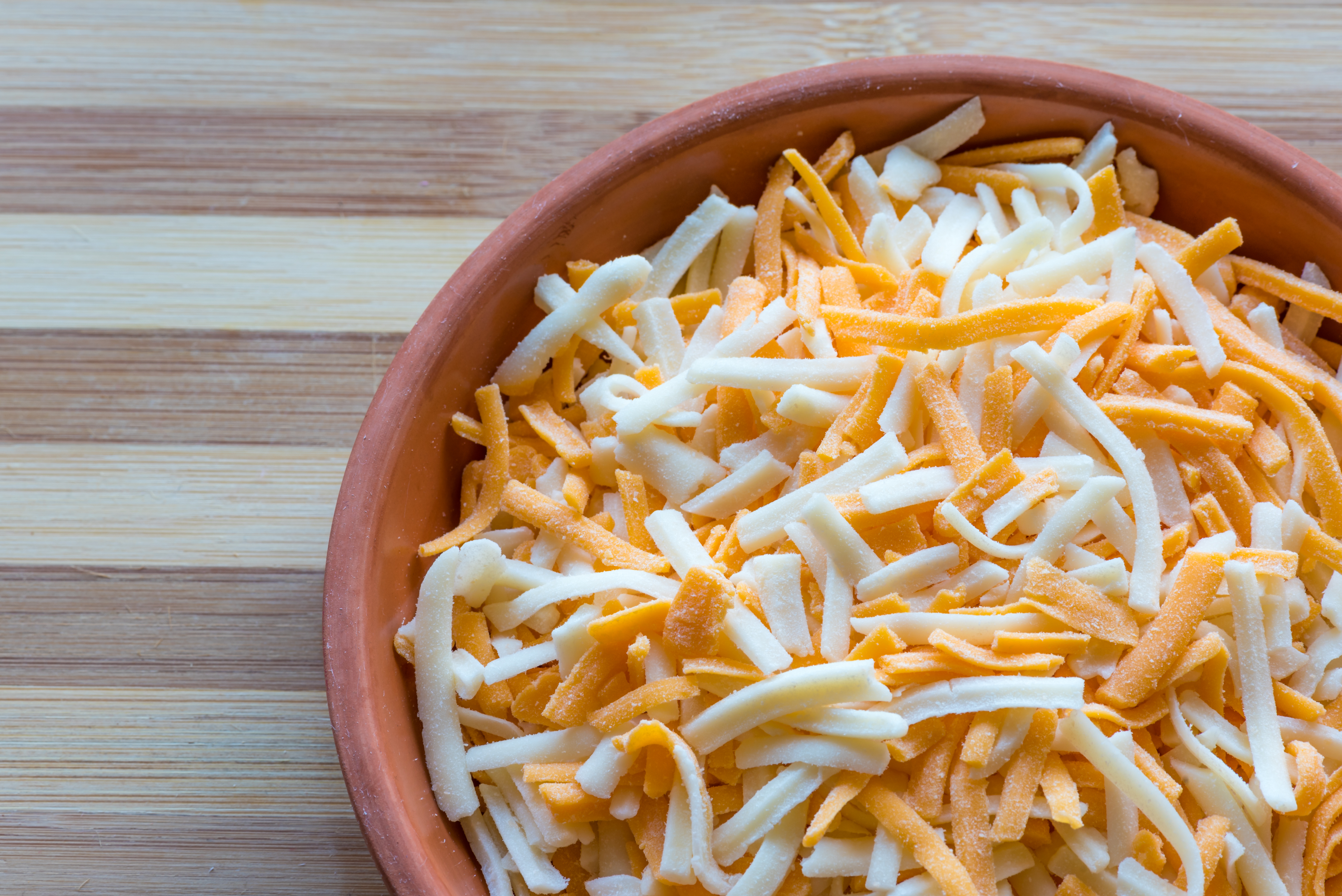 Mac & Yikes! Popular Shredded Cheese Brands Pulled From Shelves After FDA Warning (VIDEO)
