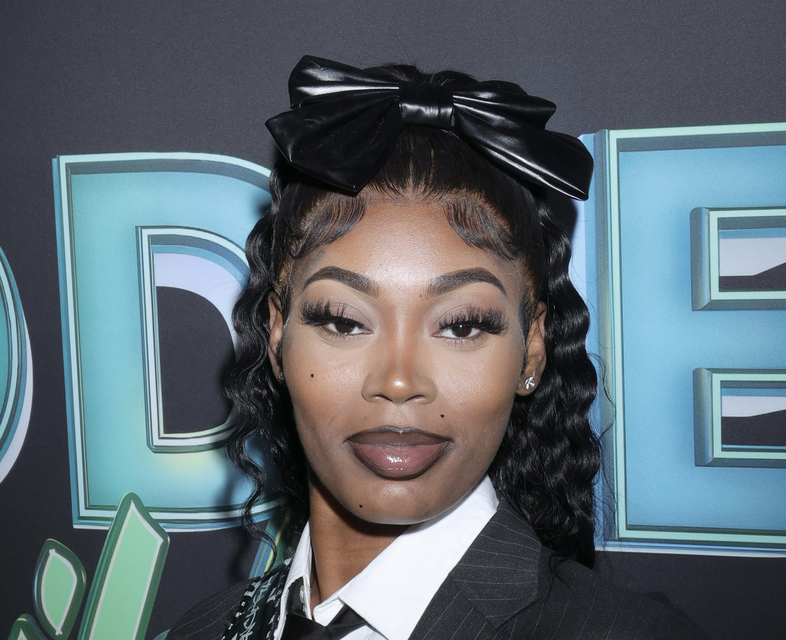 Social Media Reacts As Asian Doll Shuts Down “Scam” Claims After Launching Her Credit Education Business (VIDEO)