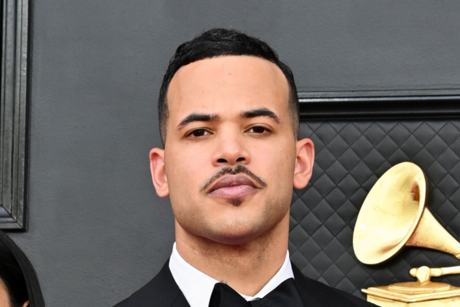 Side Dish? Video Allegedly Shows Desmond Scott Kissing Mystery Woman Days After Kristy Filed For Divorce (WATCH)