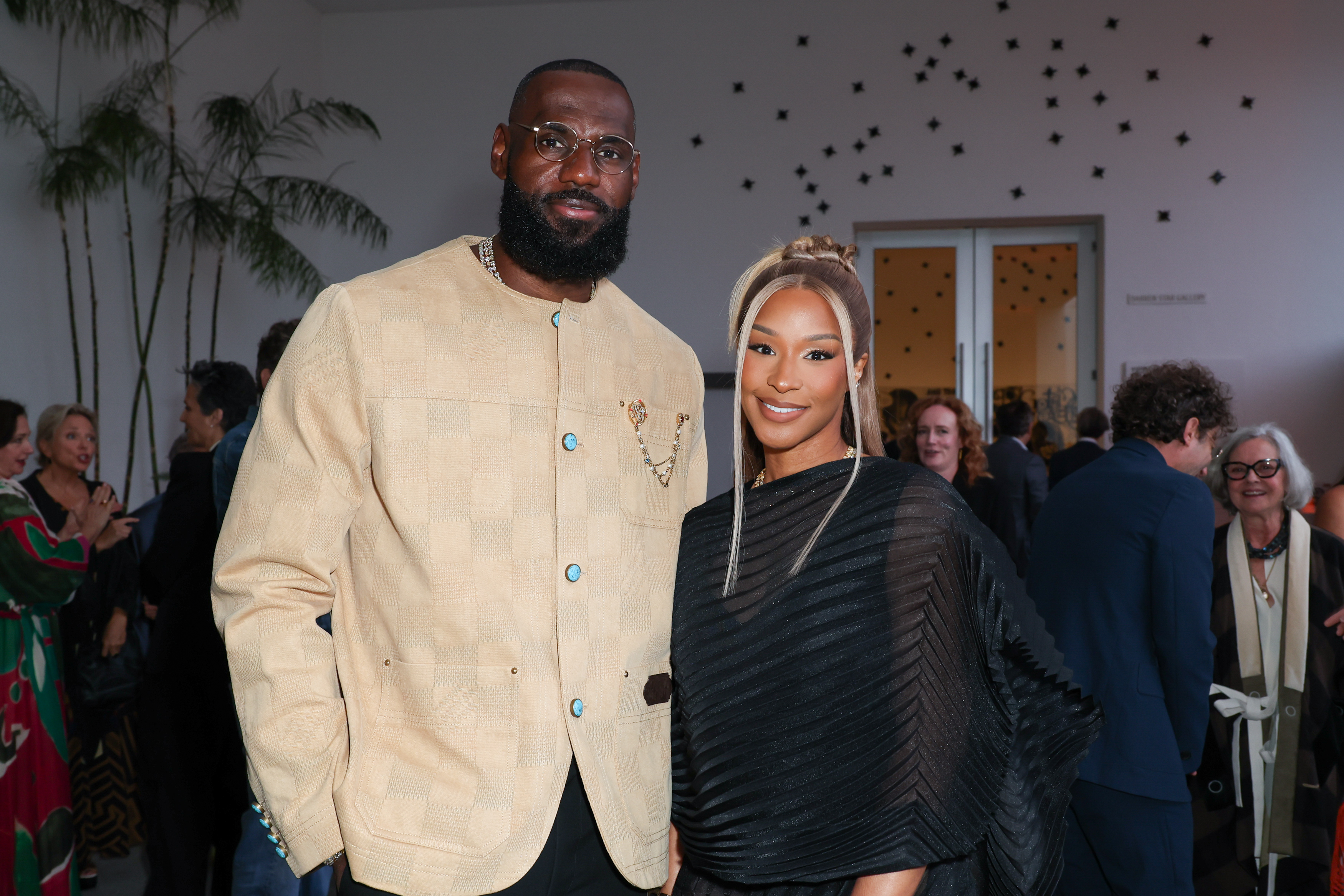 Slay! Savannah James Pops Off With New Look While LeBron & Fans Can’t Keep Eyes Off Her (PHOTO)