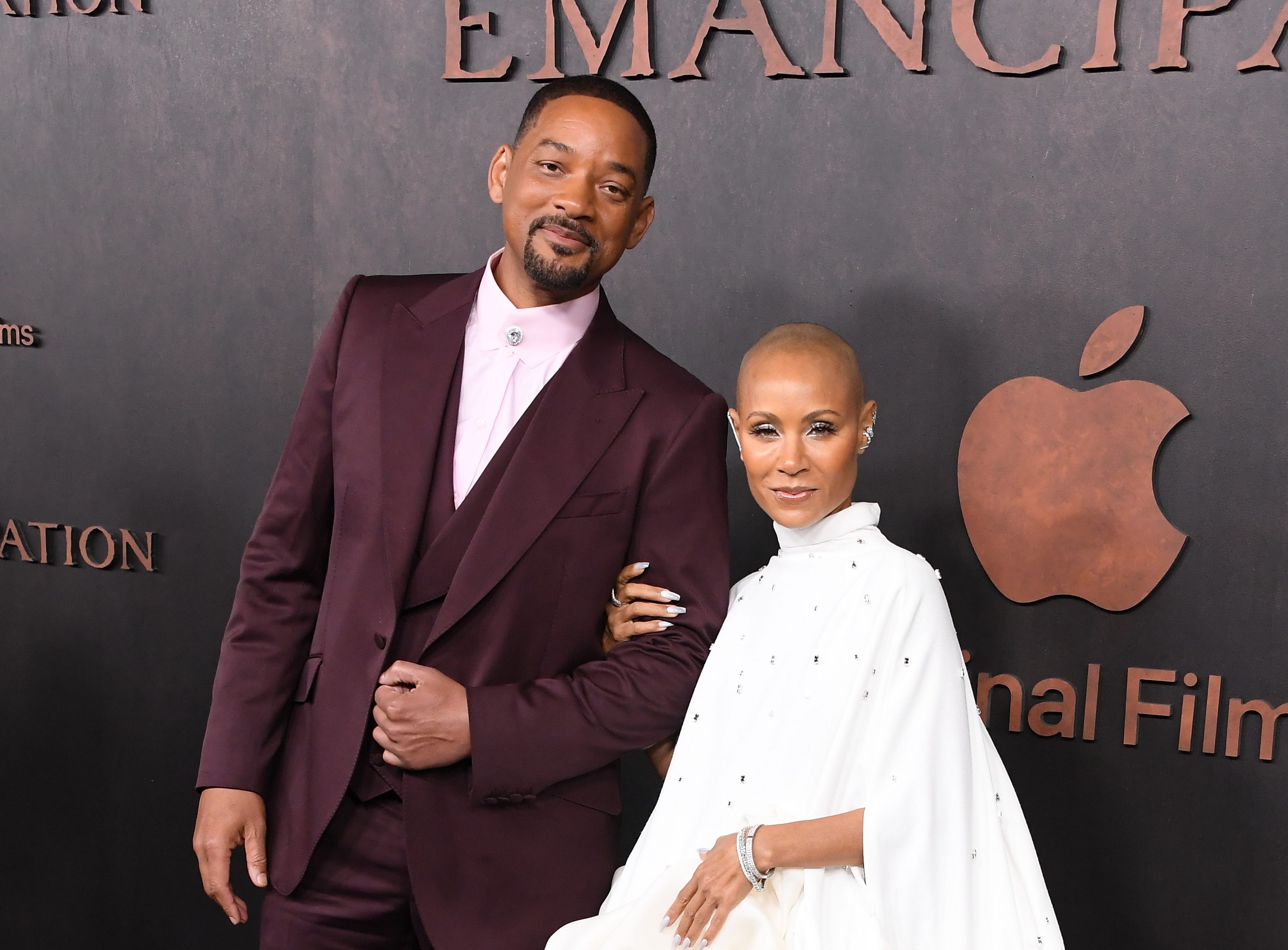 Will Smith & Jada Pinkett Have The Internet Losing It Over Their Paris Fashion Week Pop Out