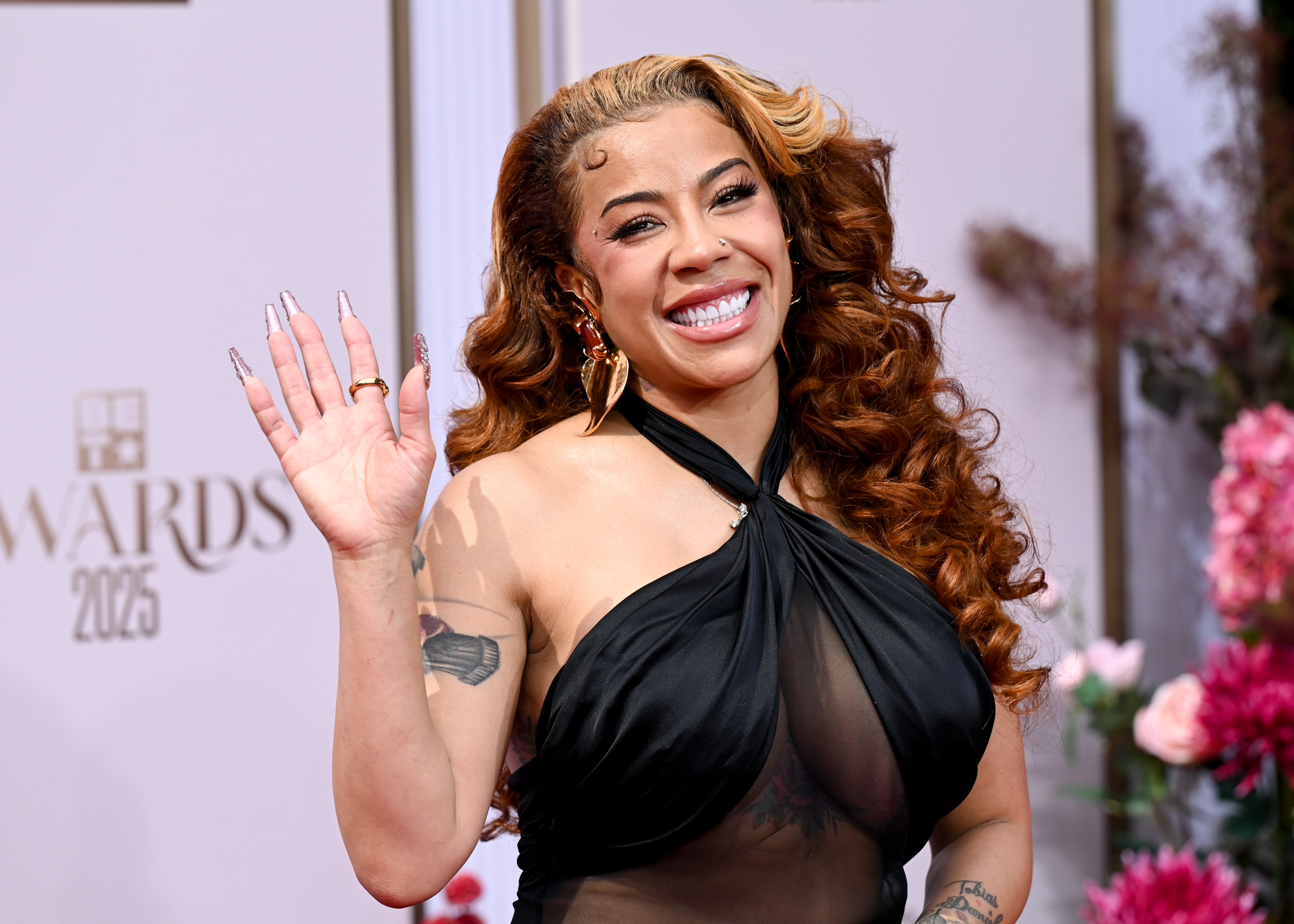 Curve Check! Keyshia Cole Turns Heads With Spicy Mirror Selfies And The TL Can’t Keep Up (PHOTO)