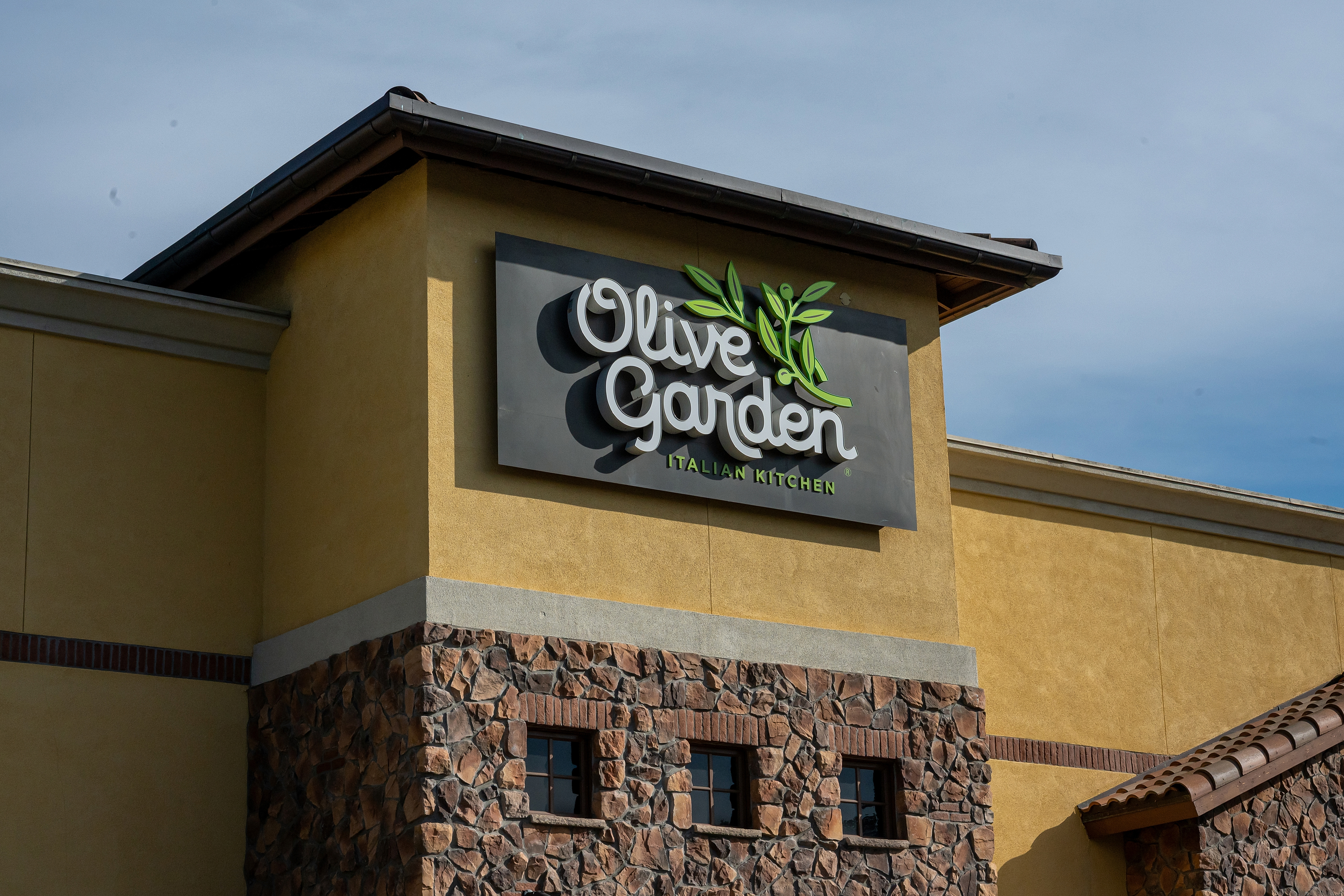 Prayers Up! Pennsylvania Olive Garden Employee Dies After Purposely Dunking Head In Deep Fryer
