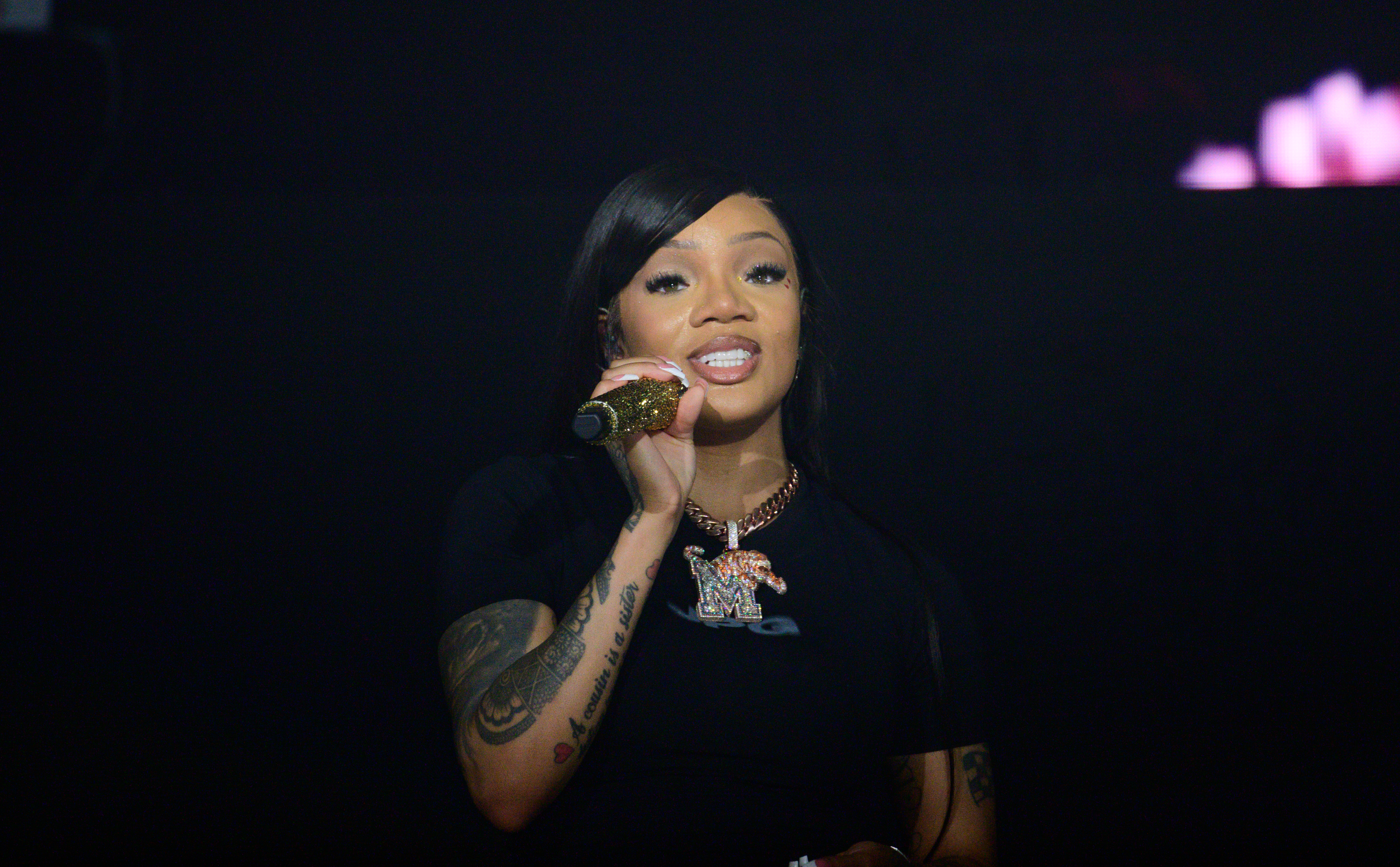 Sibling Smoke? GloRilla’s Sister Claps Back In Interview, Rapper To Cash App Fans Who Step In (VIDEOS)(PHOTOS)