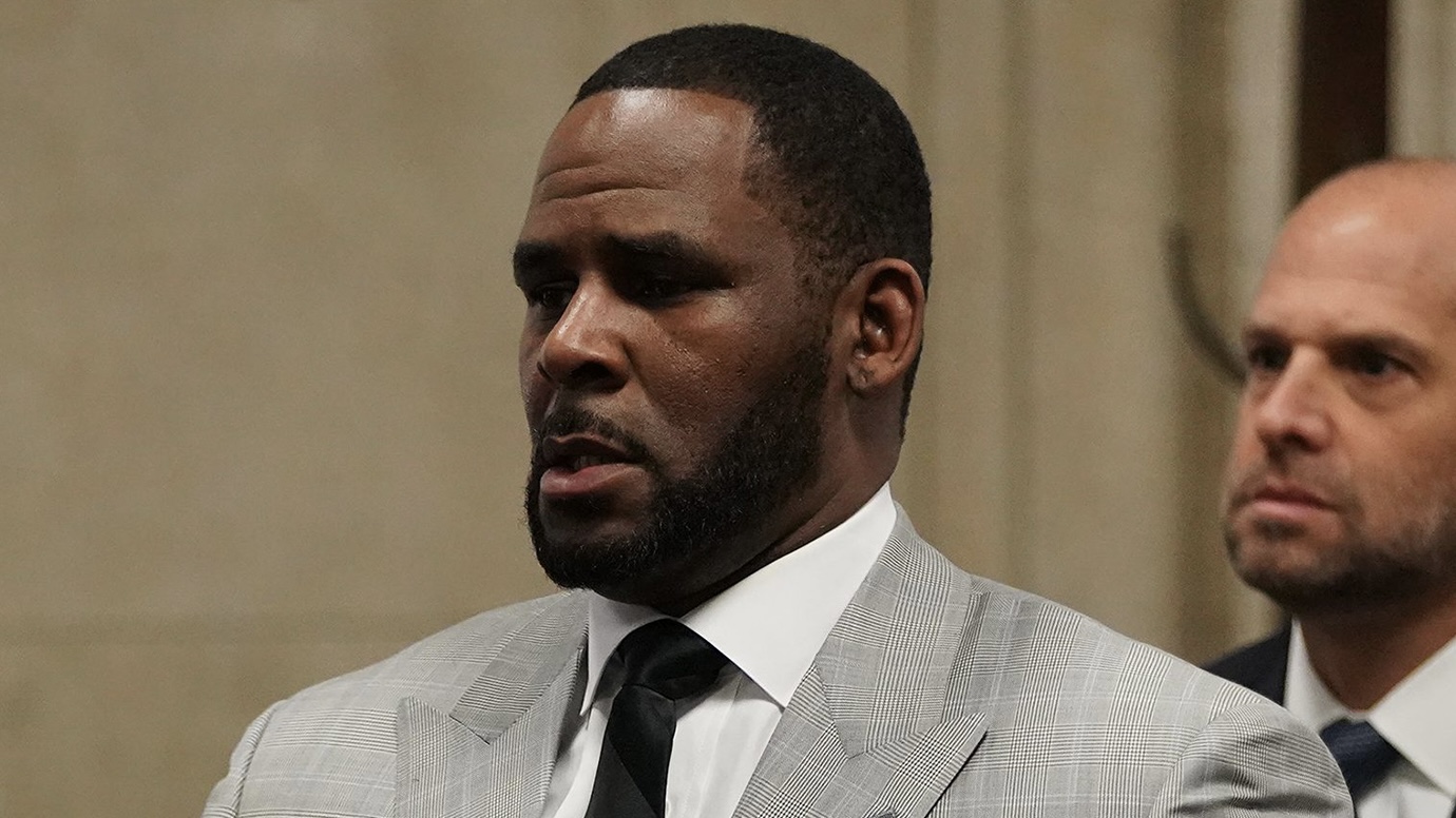 UPDATE: Sparkle Calls Out Niece Reshona Landfair's "False Statements," Says She Never Instructed Her To Sit On R. Kelly Lap (VIDEO)